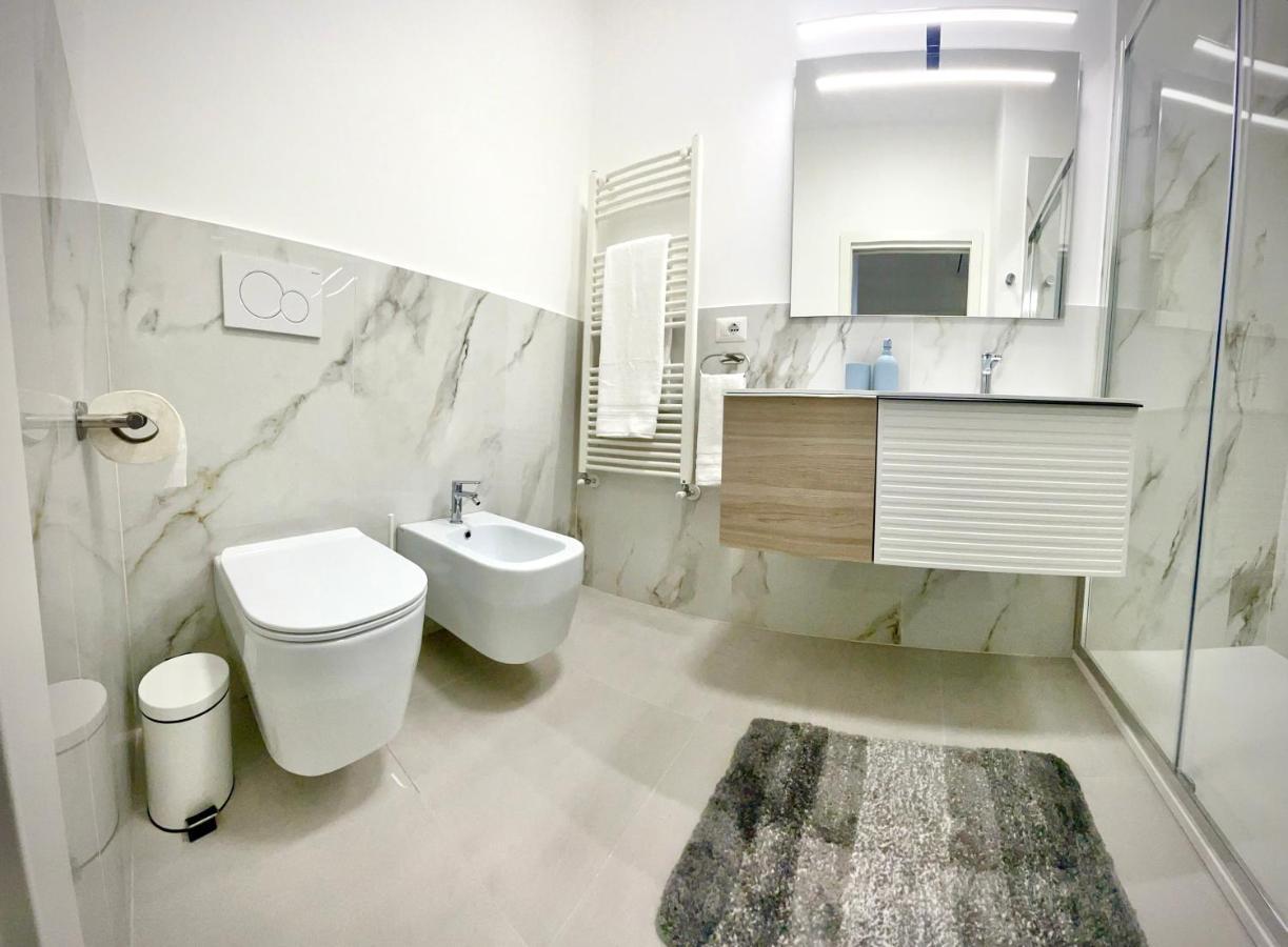 Luxury 2 Bedroom Apartament, Close To San Siro, Fiera And 10 Min Metro To Duomo Milán